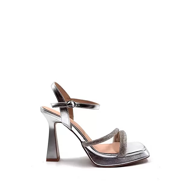 /images/uploads/1901/thumb_gynaikeia-sandalia-versace19v69-silver-ama254-v8-silver.webp